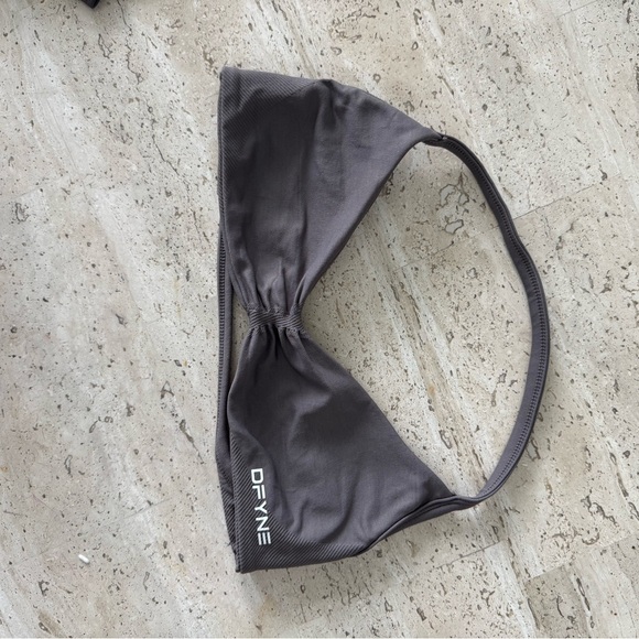 Dfyne Other - DFYNE impact scrappy Truffle Bra size small